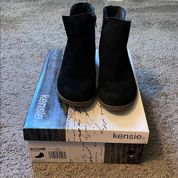 Kensie Elegant Black Suede Boots - Picture 1 of 4
